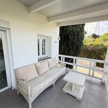 Villa Atalaya: Luxury Marbella Retreat Near Golf And