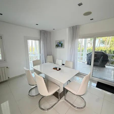 Villa Atalaya: Luxury Marbella Retreat Near Golf And Estepona