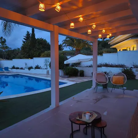 Villa Atalaya: Luxury Marbella Retreat Near Golf And