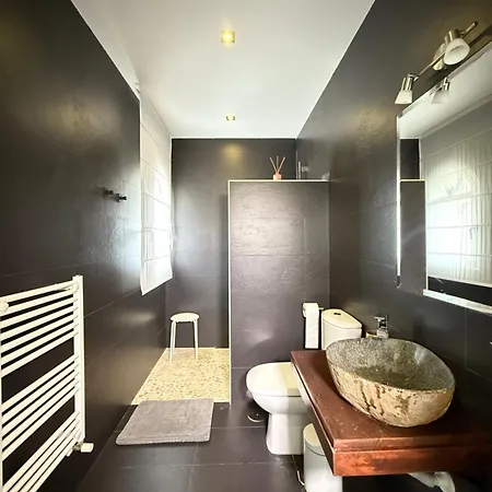 Atalaya: Luxury Marbella Retreat Near Golf And Villa Estepona