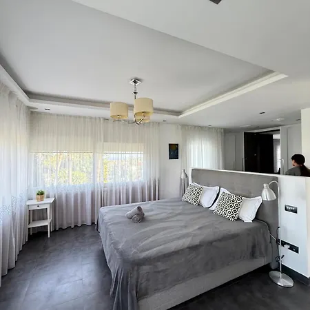 Atalaya: Luxury Marbella Retreat Near Golf And Estepona