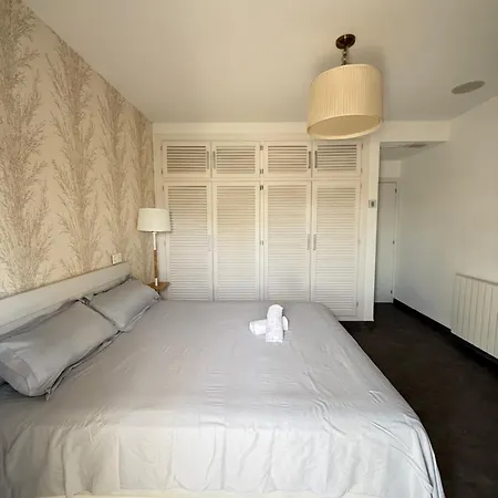 Atalaya: Luxury Marbella Retreat Near Golf And Villa *