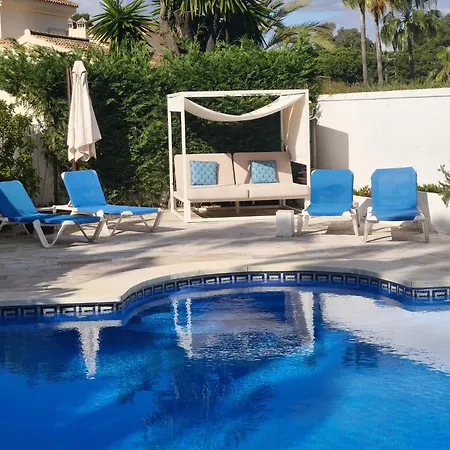 Villa Atalaya: Luxury Marbella Retreat Near Golf And *