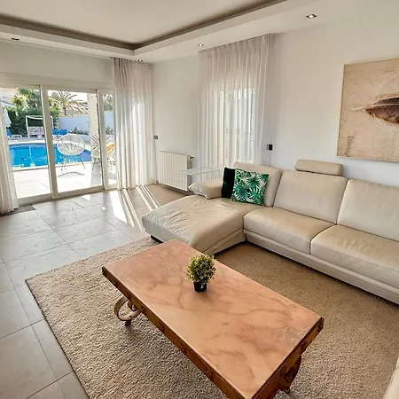 Stunning And Luxury In Marbella-atalaya - 250m To Gc Atalaya, 2x 18 Holes And Very Close To The Of San Pedro De Alcantara And Puerto Banus Or Puente *