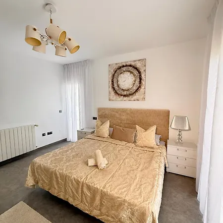 Stunning And Luxury In Marbella-atalaya - 250m To Gc Atalaya, 2x 18 Holes And Very Close To The Of San Pedro De Alcantara And Puerto Banus Or Puente * Estepona