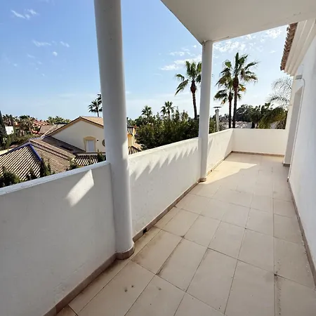 Villa Stunning And Luxury In Marbella-atalaya - 250m To Gc Atalaya, 2x 18 Holes And Very Close To The Of San Pedro De Alcantara And Puerto Banus Or Puente *