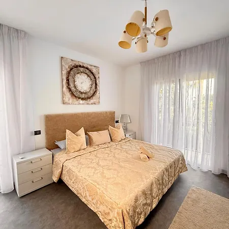 Stunning And Luxury In Marbella-atalaya - 250m To Gc Atalaya, 2x 18 Holes And Very Close To The Of San Pedro De Alcantara And Puerto Banus Or Puente