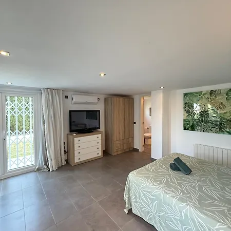 Stunning And Luxury In Marbella-atalaya - 250m To Gc Atalaya, 2x 18 Holes And Very Close To The Of San Pedro De Alcantara And Puerto Banus Or Puente